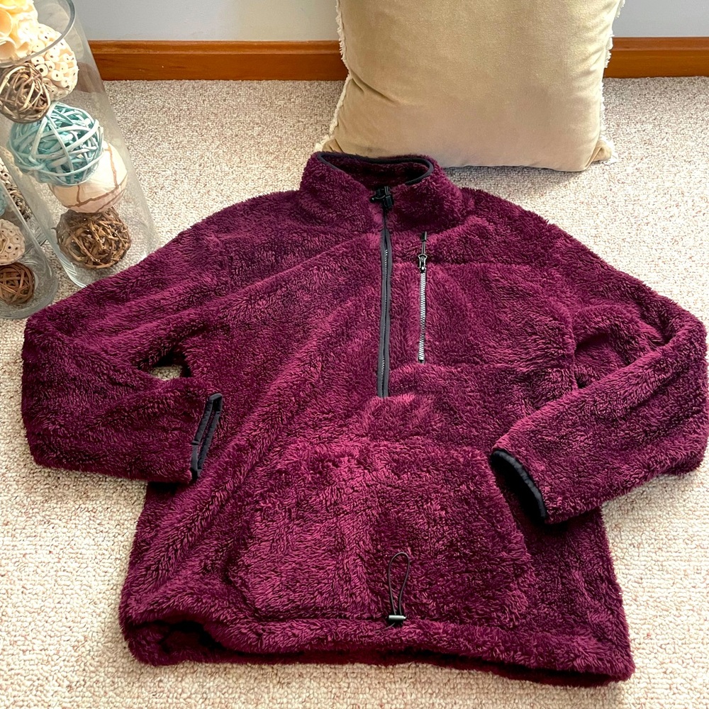 VS PINK fuzzy 1/4 zip ✨